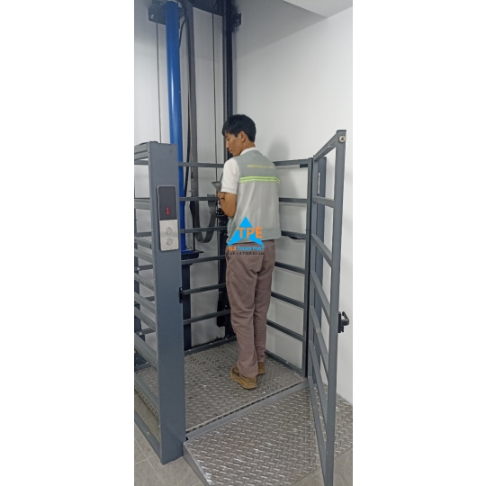 Thang thủy lực cỡ lớn nâng xe hàng hóa nặng